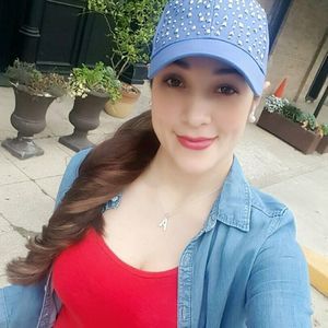 Meet your Posher, Aida